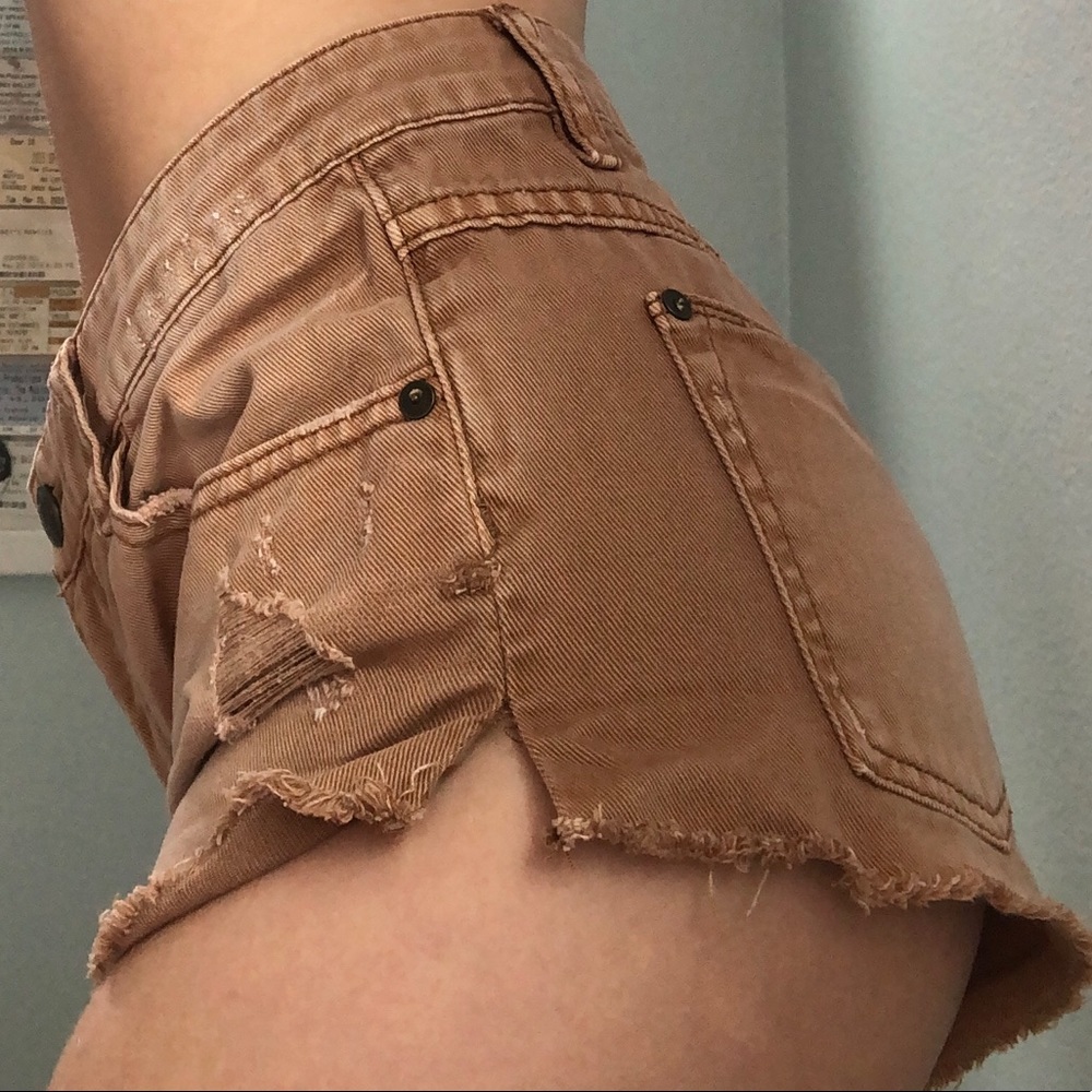 FREE PEOPLE BEIGE SHORTS